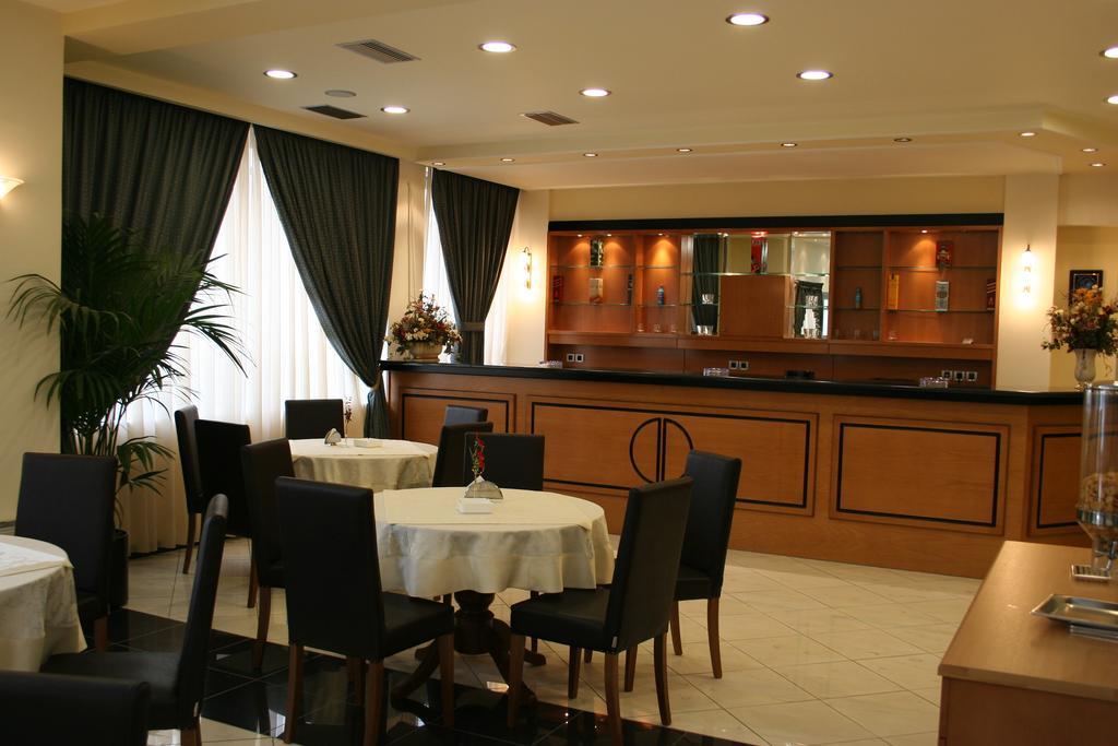 Hotel Platon เอเธนส์ ภายนอก รูปภาพ