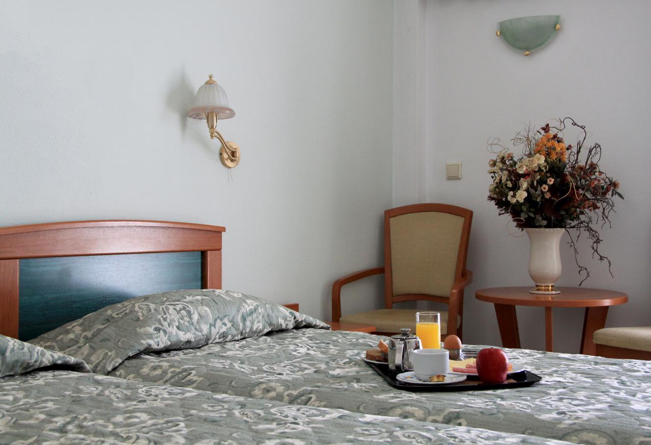 Hotel Platon เอเธนส์ ภายนอก รูปภาพ