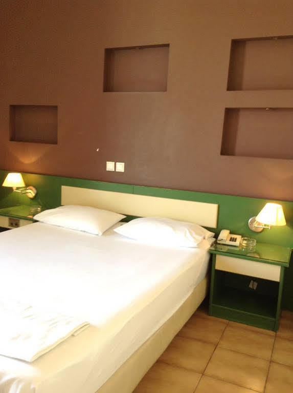 Hotel Platon เอเธนส์ ภายนอก รูปภาพ