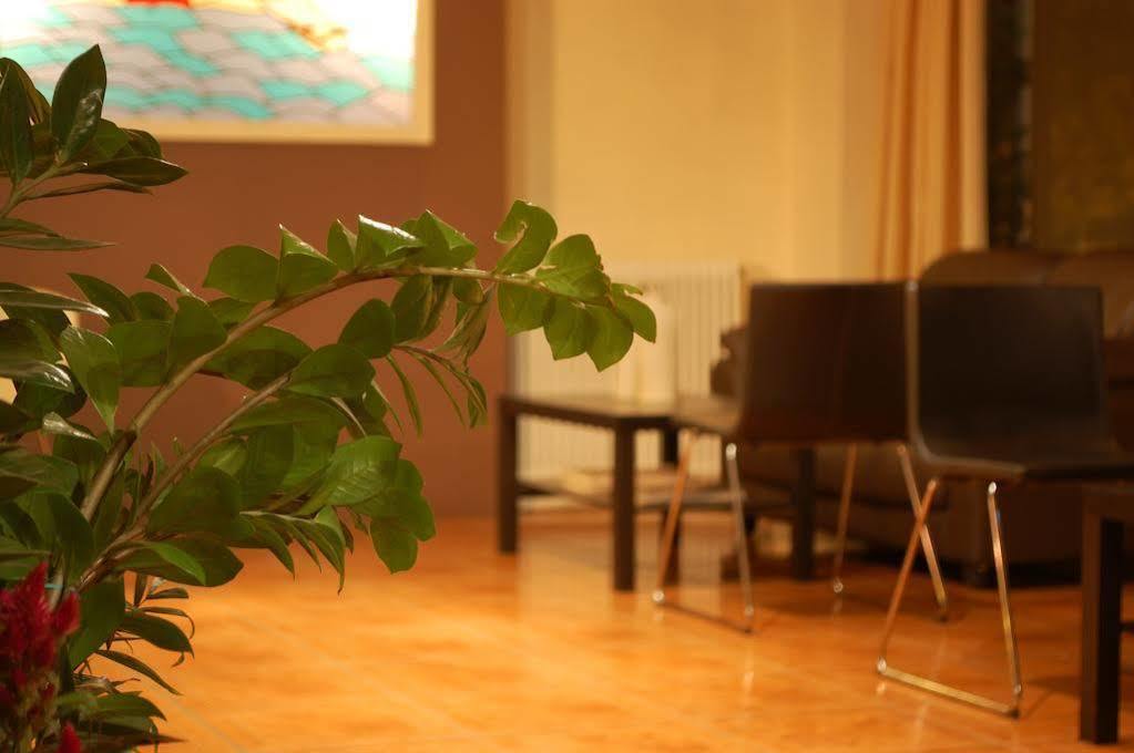 Hotel Platon เอเธนส์ ภายนอก รูปภาพ