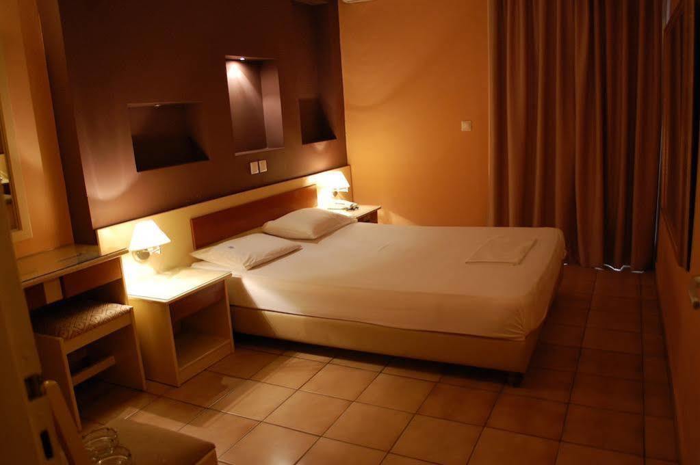 Hotel Platon เอเธนส์ ภายนอก รูปภาพ