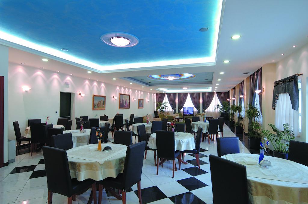 Hotel Platon เอเธนส์ ภายนอก รูปภาพ