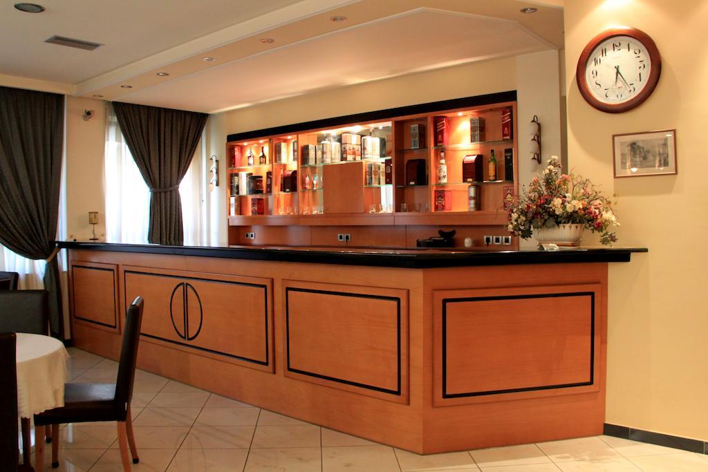 Hotel Platon เอเธนส์ ภายนอก รูปภาพ
