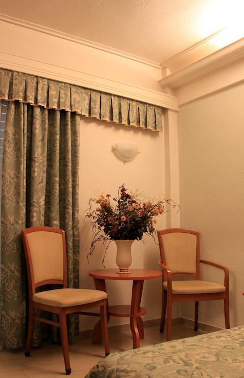 Hotel Platon เอเธนส์ ภายนอก รูปภาพ