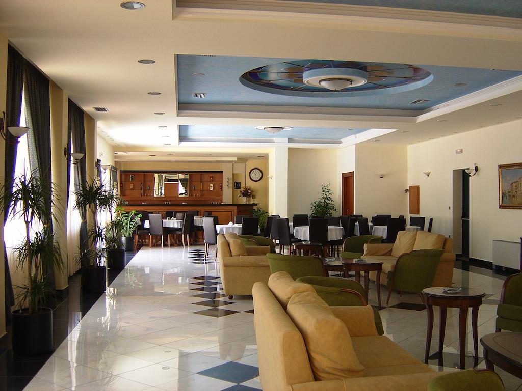 Hotel Platon เอเธนส์ ภายนอก รูปภาพ